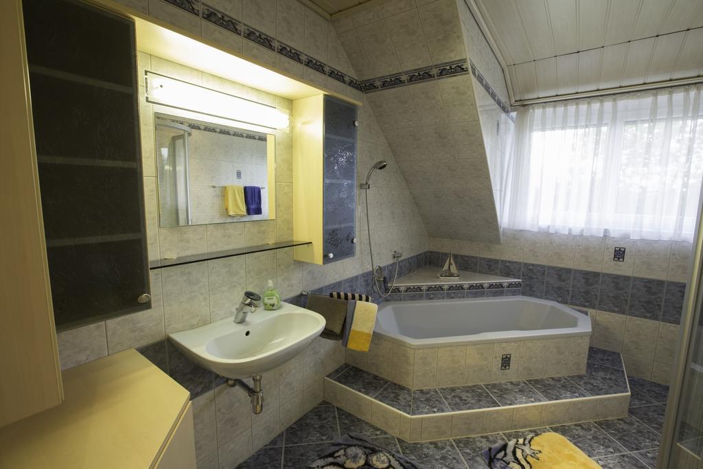 Wunderhof Villa Schiefling am See Room photo